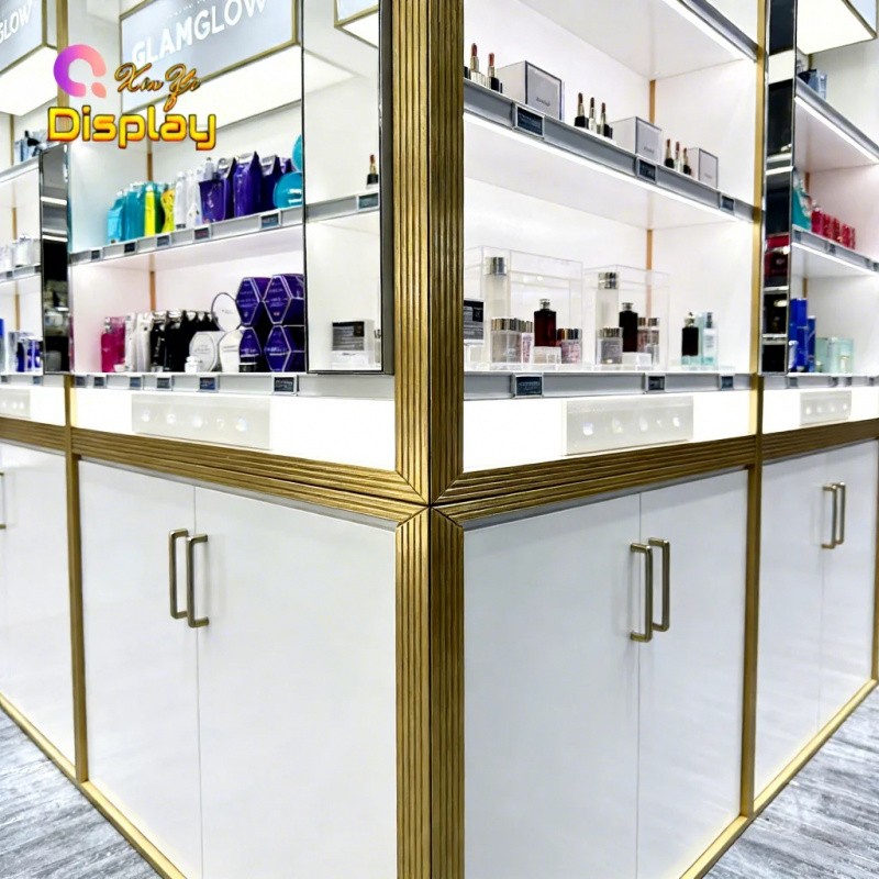 Illuminazione LED Moderna di A - Perfume In Fragrance Shop recensione e prezzo